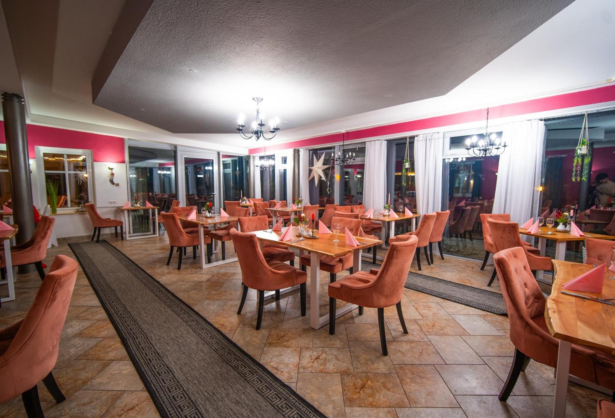 Berghotel Drei Brueder Hoehe Мариенберг Екстериор снимка